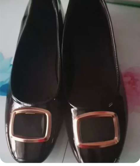 出全新女士平底瓢鞋，250cm脚可穿，给妈...