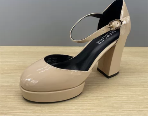 万达广场购，高端牛漆皮高防水台圆头粗跟中控...