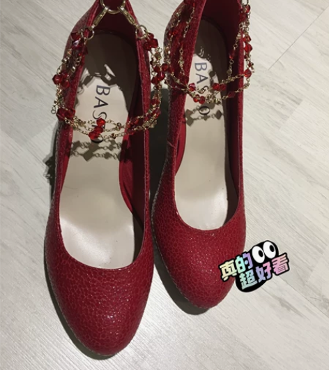 百思图正品女单鞋，公司年会配礼服的，只穿过...