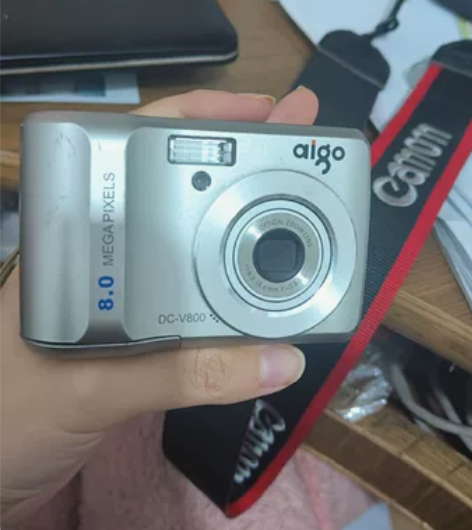 家里找出来的ccd 型号爱国者dcv800...