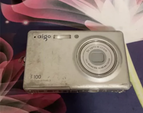 爱国者f100数码相机，包邮，其他啥也不包...