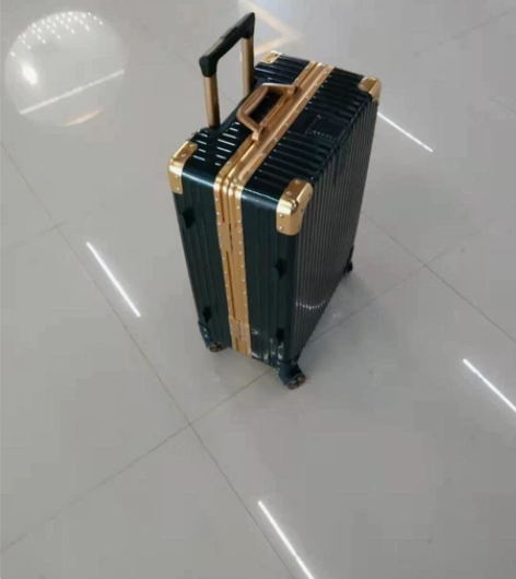 【清仓卖了】全新20寸-30寸拉链款行李箱...