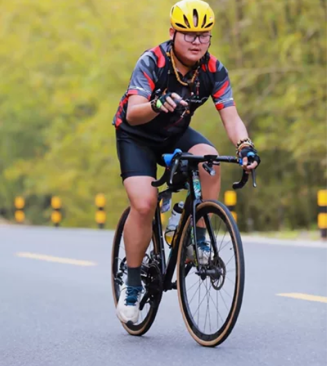 喜德盛rc618， 更换了碳纤维座椅，以及...