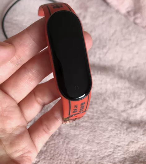 小米手环5 NFC版，几乎没咋戴过，腕带很...