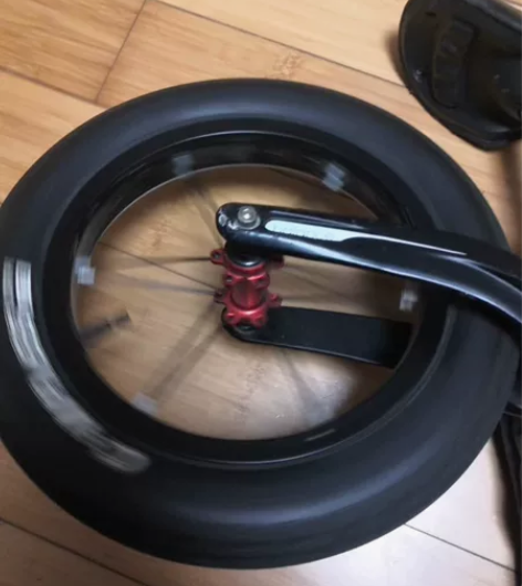 平衡车,镁铝合金的车架,孩子身高不到80c...