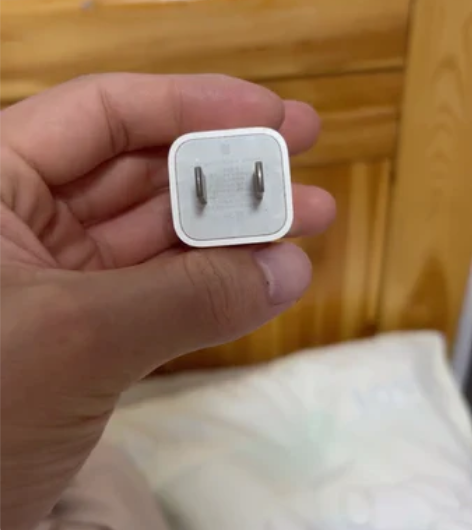 苹果原装充电头 感兴趣的话点“我想要”和我...