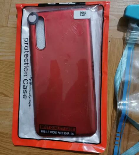 手机壳加上两个手机防水袋12包邮，偏远地区...