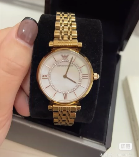 阿玛尼满天星手表    基本全新  所有盒...