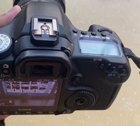 佳能相机 50D带，镜头18-200。成色...