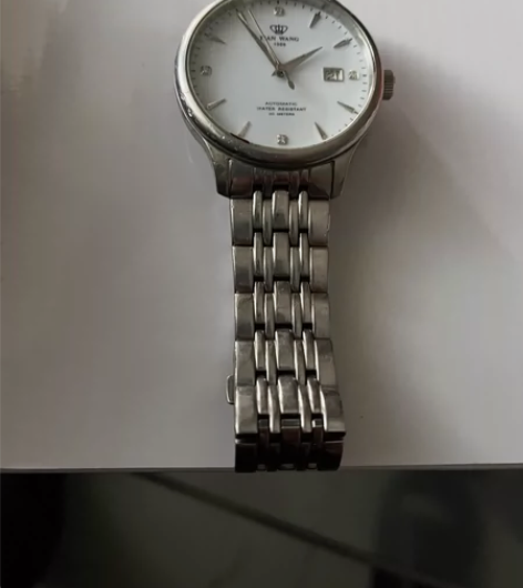天王手表，成色很新，镜面没有磨损 感兴趣的...