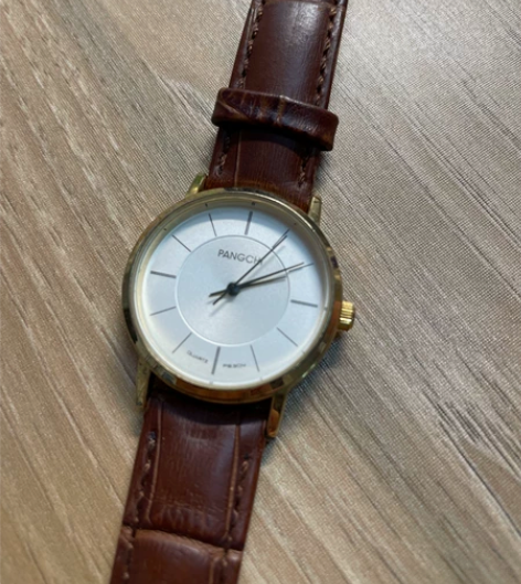 手表 女士手表皮带扣 一直以为掉了 结果在...