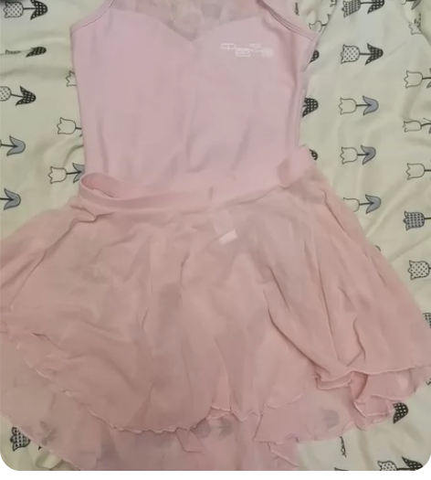 芭蕾娃娃形体服带裙子 69包邮 九成新 中...