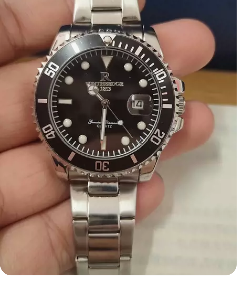 手表店新买手表，戴了两天不是很喜欢，想转手...