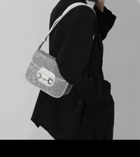 全新银色钻石马鞍包 满钻高品质时尚简约大气...