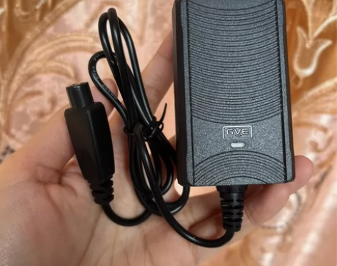 原装42V0.4A充电器平衡车36v锂电池...