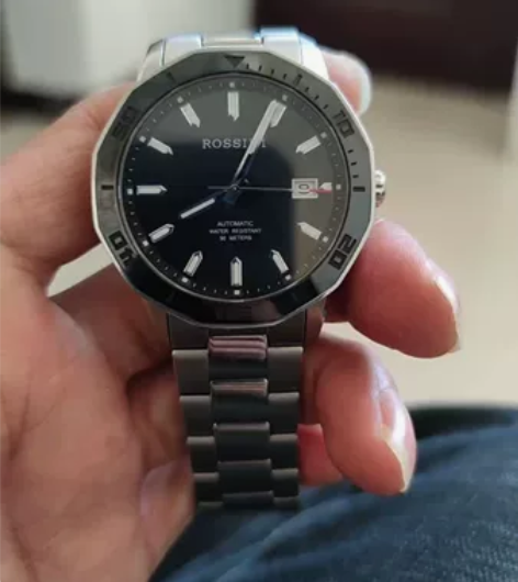 罗西尼手表，走时精准，还有一条硅胶表带，包...