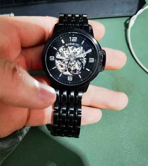 没有任何磕碰 表面无划痕 从未拆修 机芯完...