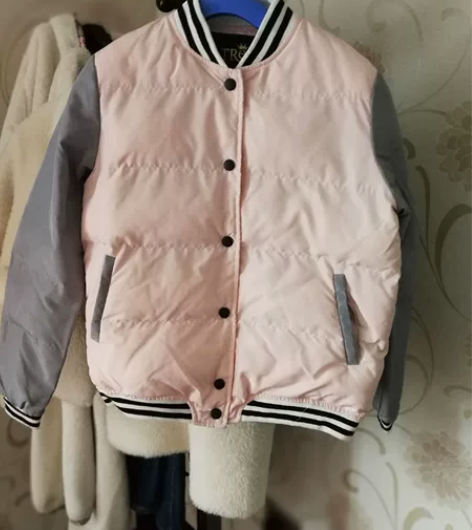 灰粉拼接棒球棉衣 灰粉拼接，颜色好看显嫩，...
