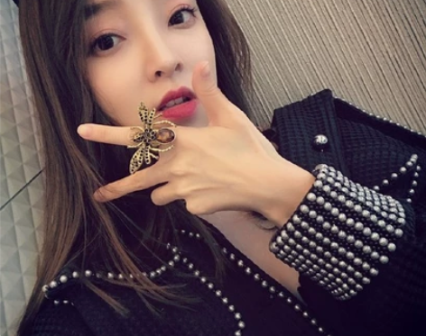 2018春季新款粗花呢小香风气质名媛短款c...