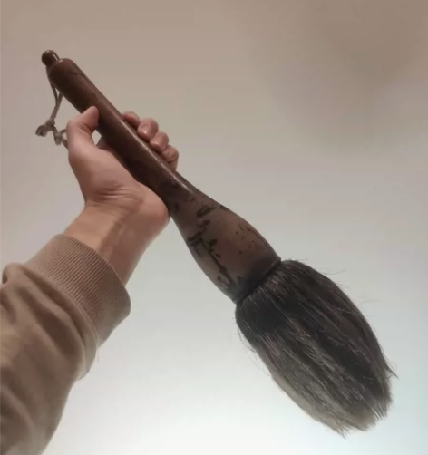 晚清楠木大毛笔 长42cm左右，出锋12c...