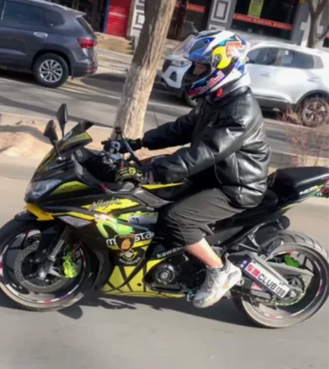 小忍者400，有户，改装多，自己改装，纯手...