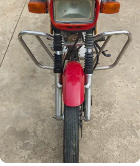 铃木GS125摩托车，是灯就亮是表就走，发...