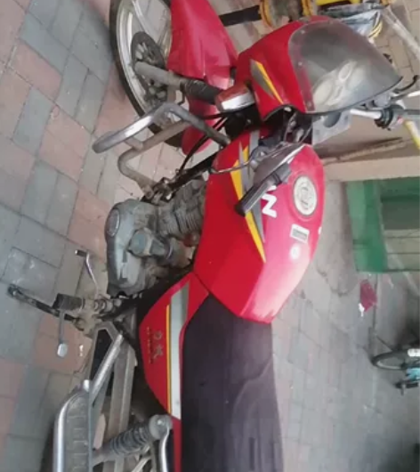 力帆125摩托车，个人一手车 感兴趣的话点...