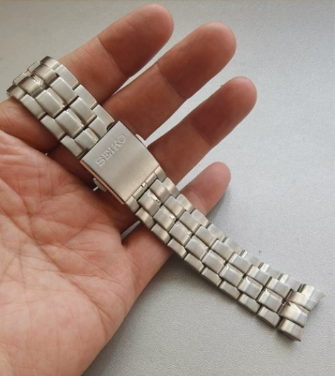 弧口22，正品精工实心不锈钢表带 全新精工...