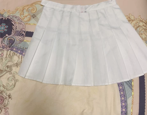 全新白色百褶裙s码 感兴趣的话点“我想要”...