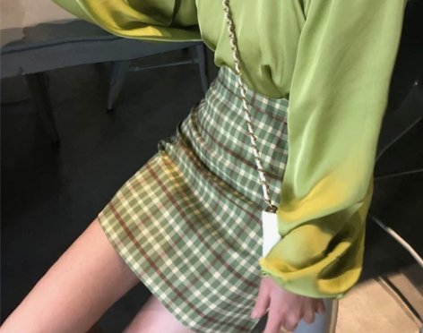 ?格子裙 显瘦  有内衬 喜欢可以入。 感...