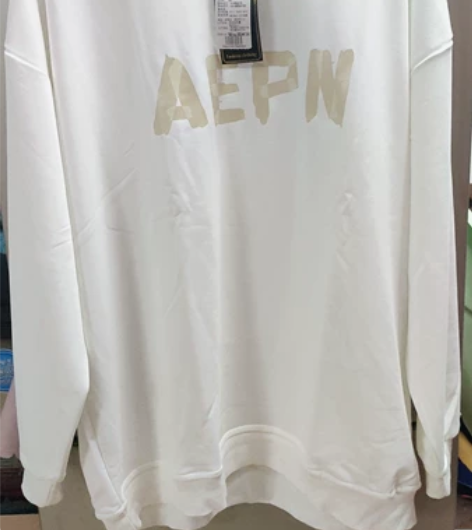 卫衣买大了，原价79购入的，现在半价出售！...