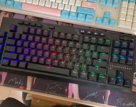 #机械键盘 雷神KL30R 擦一下就是新的...