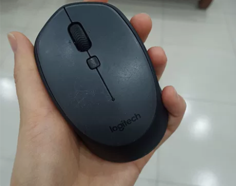 罗技无线蓝牙鼠标,手感不错,九成新,正常使...