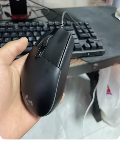 罗技g102无划痕99新某手官方旗舰店购入...