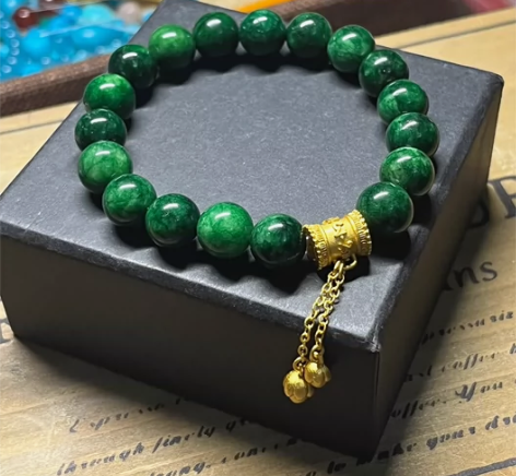 干青的寓意： 清纯，敏锐，高贵，睿智，财富...