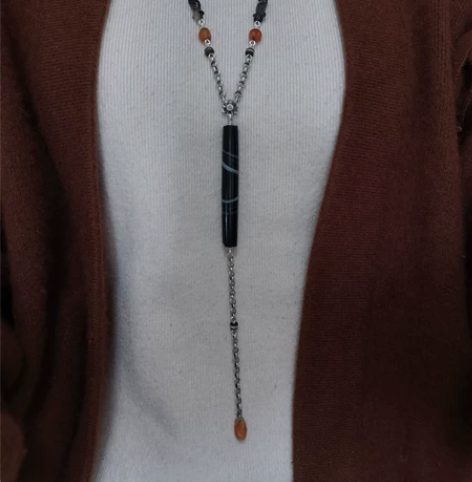 百年黑白缠丝老玛瑙管子毛衣链，一对百年老动...