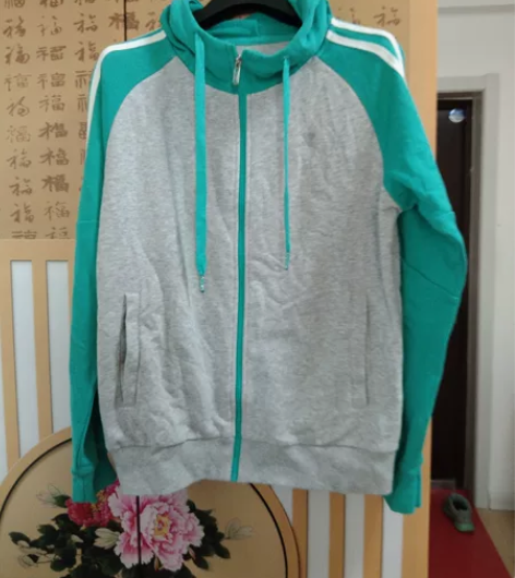 特步连帽卫衣外套，正品正品正品，小码，大人...