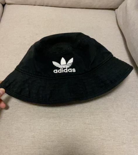 阿迪达斯三叶草渔夫帽，19年夏天重庆北城天...