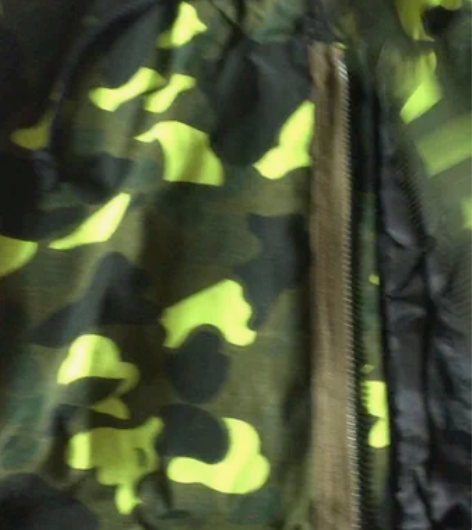 全新迷彩连帽男士棉外套,里面是棉夹层,可以...