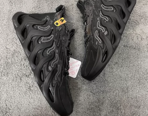 特步男款赤焰休闲鞋 全新原盒  鞋盒无标 ...