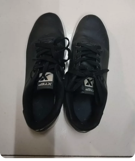 特步男板鞋 感兴趣的话点“我想要”和我私聊...