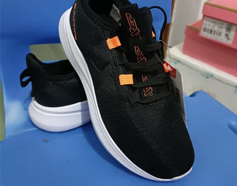 全新特步运动鞋 跑鞋36码，内长23cm，...