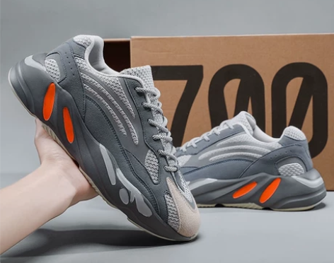 全新包邮，秋冬季加绒椰子鞋男700v2老爹...