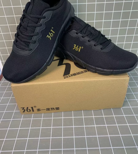 361度 正品 男跑鞋  黑色 41码 买...