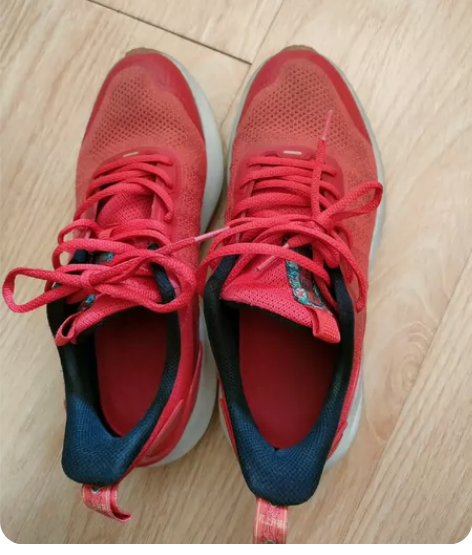 #鞋控的日常 闲置乔丹红色运动鞋一双，39...