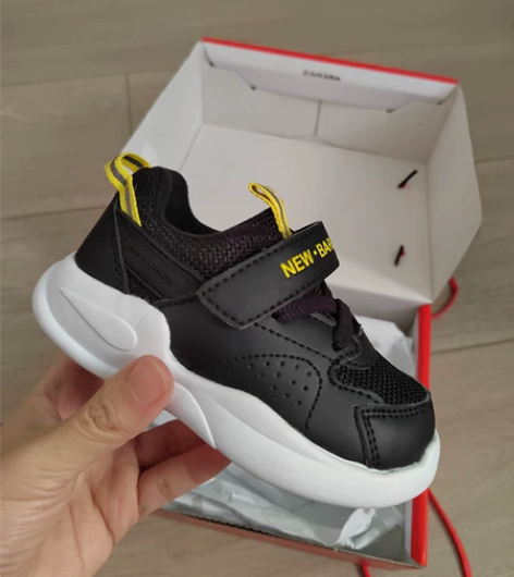 22码男童鞋薄绒，全新 有鞋盒，吊牌，可以...