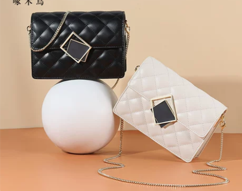 几乎全新的，没怎么背过 无使用痕迹 啄木鸟...