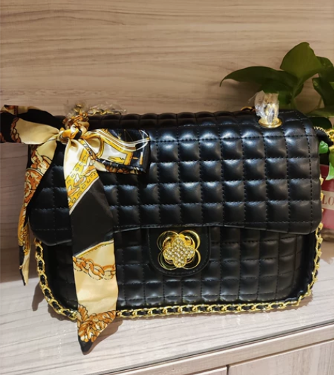 小羊皮菱格链条包，带丝巾，里面大分隔层，带...