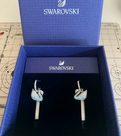 施华洛世奇天鹅耳环 全新未佩戴 朋友送的 ...