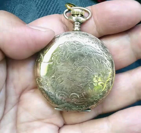 华生 包金3开怀表，百年风霜丝毫没有消融它...